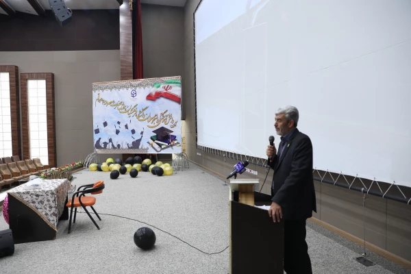 معلمی همیشه جاری و ساری و پایان ناپذیر است 3