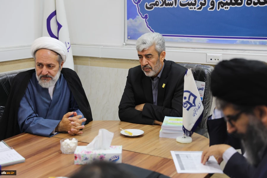 بازدید ریییس و اعضای هیات رییسه دانشگاه فرهنگیان از پژوهشگاه تعلیم و تربیت اسلامی و مرکز تربیت معلم مبلغ حوزه های علمیه 5