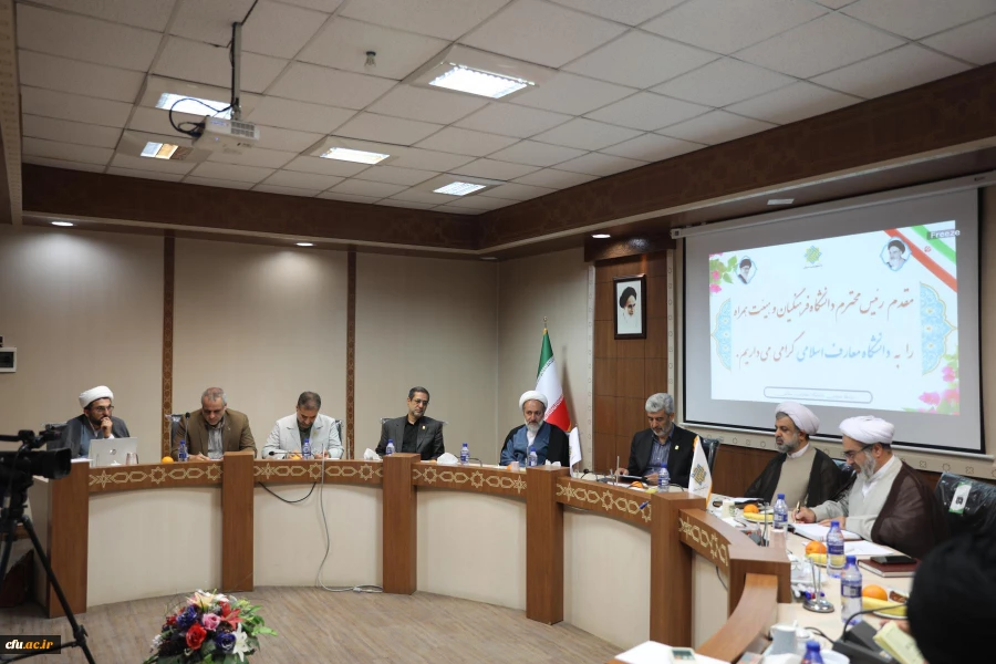 برنامه های سفر رییس دانشگاه فرهنگیان و اعضای هیات رییسه دانشگاه فرهنگیان به استان قم 41