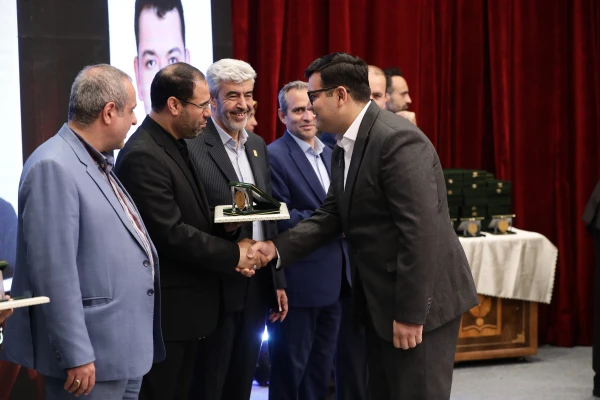 برگزیدگان دوازدهمین جشنواره پژوهش و فناوری دانشگاه فرهنگیان 17