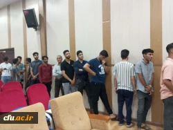 
حضور پر شور دانشجومعلمان هرمزگان برای شرکت در انتخابات، در اولین ساعات شروع رأی گیری، پای صندوق
 4