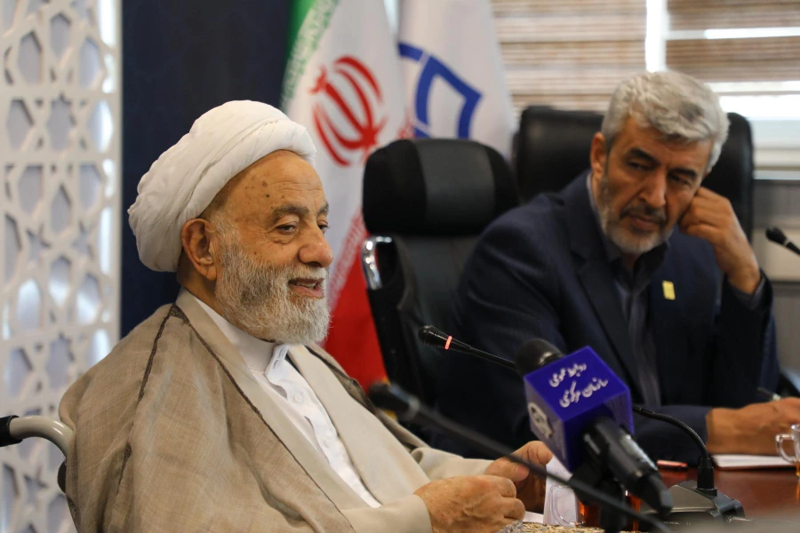 جلسه مشترک ستاد اقامه نماز و هیات رییسه دانشگاه فرهنگیان با حضور حجت الاسلام و المسلمین قرائتی 5