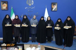 در اختتامیه دومین کنگره ملی بانوان تاثیرگذار صورت گرفت؛

تجلیل از هشت بانوی برتر تاثیرگذار مازندرانی / ریاست پردیس فاطمه الزهرا (س) ساری تجلیل شد
 4