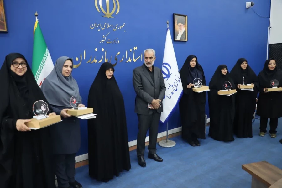 در اختتامیه دومین کنگره ملی بانوان تاثیرگذار صورت گرفت؛

تجلیل از هشت بانوی برتر تاثیرگذار مازندرانی / ریاست پردیس فاطمه الزهرا (س) ساری تجلیل شد
 5