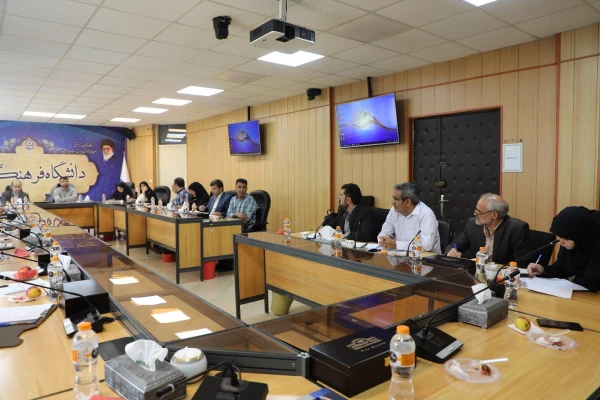 بررسی وضعیت موجود، چالش ها و برنامه های پیش رو برای آغاز سال تحصیلی جدید با استان ها انجام شد. 5