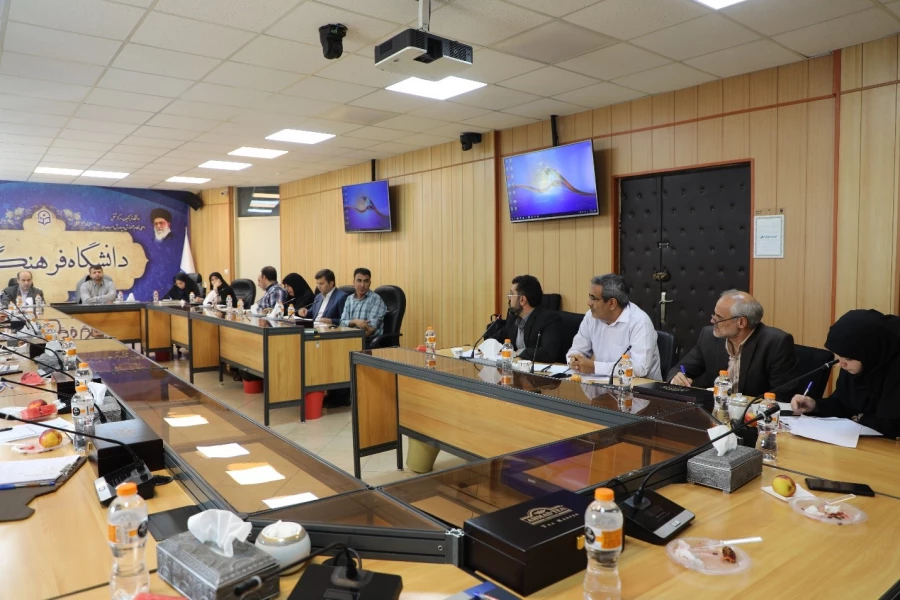 بررسی وضعیت موجود، چالش ها و برنامه های پیش رو برای آغاز سال تحصیلی جدید با استان ها انجام شد. 5