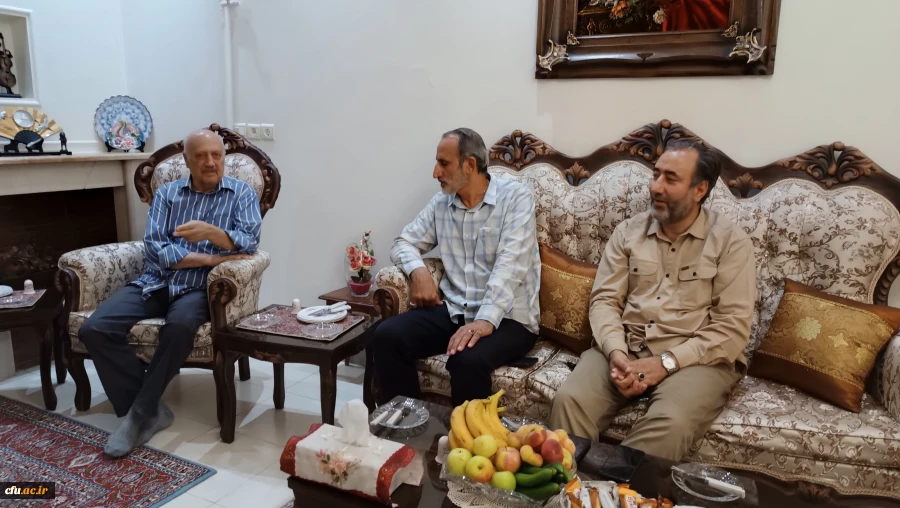 دیدار مسئولان و دانشجویان دانشگاه با خانواده شهید دانشجومعلم سعید صالحی جوزانی 2