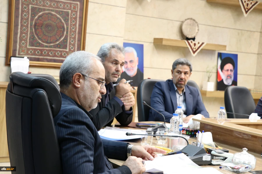 استاندار در نشست هیات امنای دانشگاه فرهنگیان استان کرمان:
به دلیل اهمیت دانشگاه فرهنگیان، مشکلات این مجموعه باید حل شود. 2