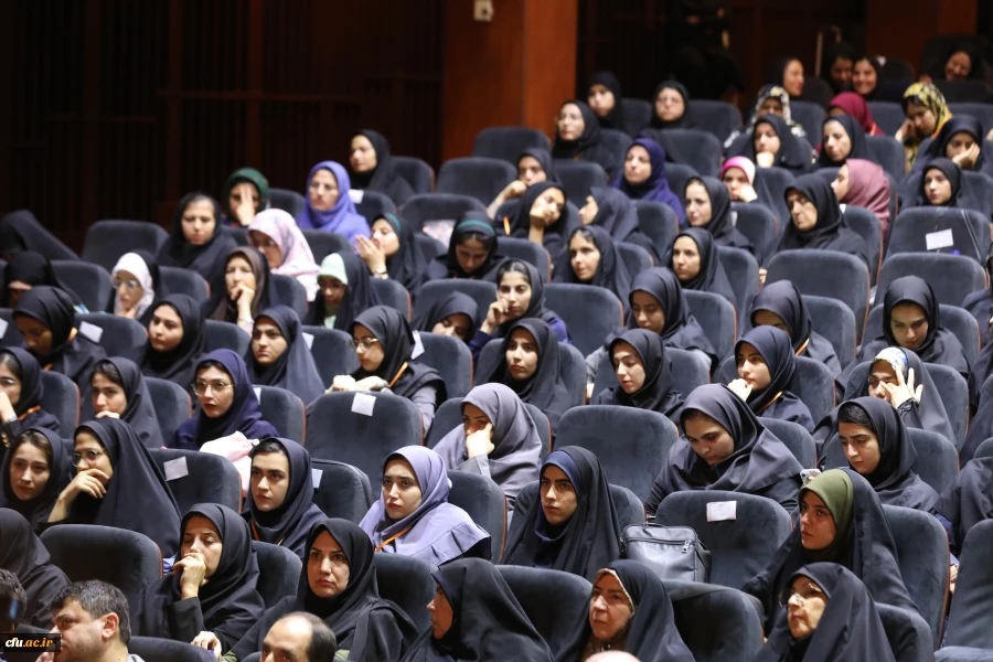 اختتامیه یازدهمین جشنواره تخصصی تدریس برتر در مرکز همایش های باغ موزه انقلاب اسلامی و دفاع مقدس 37