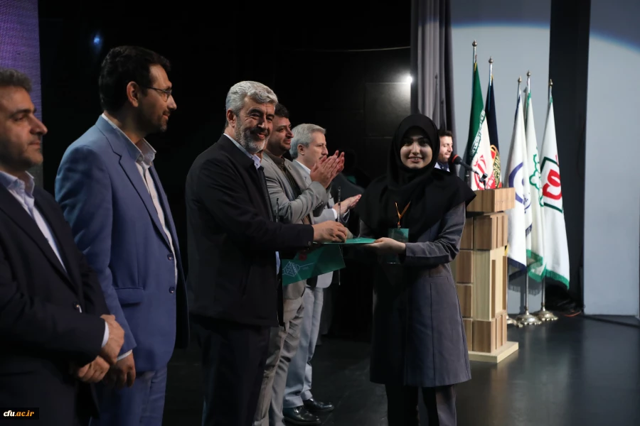 اختتامیه یازدهمین جشنواره تخصصی تدریس برتر در مرکز همایش های باغ موزه انقلاب اسلامی و دفاع مقدس 44