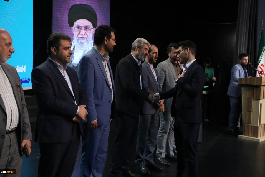 اختتامیه یازدهمین جشنواره تخصصی تدریس برتر در مرکز همایش های باغ موزه انقلاب اسلامی و دفاع مقدس 48