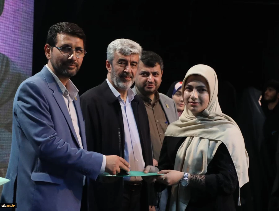 اختتامیه یازدهمین جشنواره تخصصی تدریس برتر در مرکز همایش های باغ موزه انقلاب اسلامی و دفاع مقدس 65