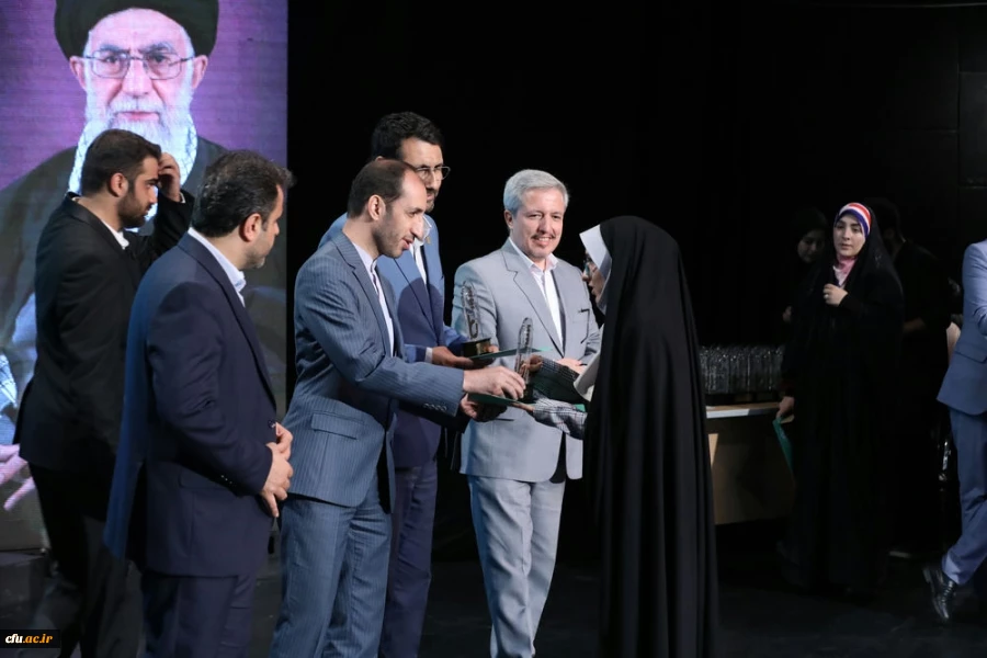 اختتامیه یازدهمین جشنواره تخصصی تدریس برتر در مرکز همایش های باغ موزه انقلاب اسلامی و دفاع مقدس 19