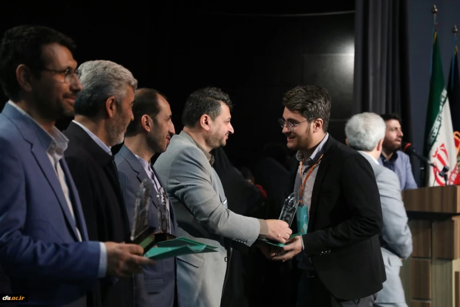 اختتامیه یازدهمین جشنواره تخصصی تدریس برتر در مرکز همایش های باغ موزه انقلاب اسلامی و دفاع مقدس 38