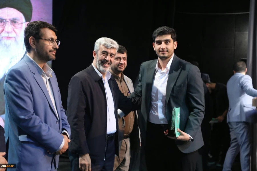 اختتامیه یازدهمین جشنواره تخصصی تدریس برتر در مرکز همایش های باغ موزه انقلاب اسلامی و دفاع مقدس 63