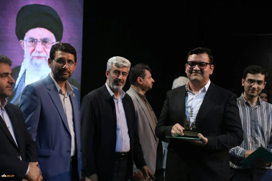 اختتامیه یازدهمین جشنواره تخصصی تدریس برتر در مرکز همایش های باغ موزه انقلاب اسلامی و دفاع مقدس 75