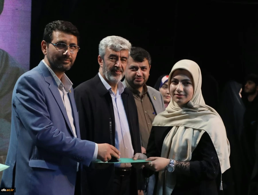 اختتامیه یازدهمین جشنواره تخصصی تدریس برتر در مرکز همایش های باغ موزه انقلاب اسلامی و دفاع مقدس 82