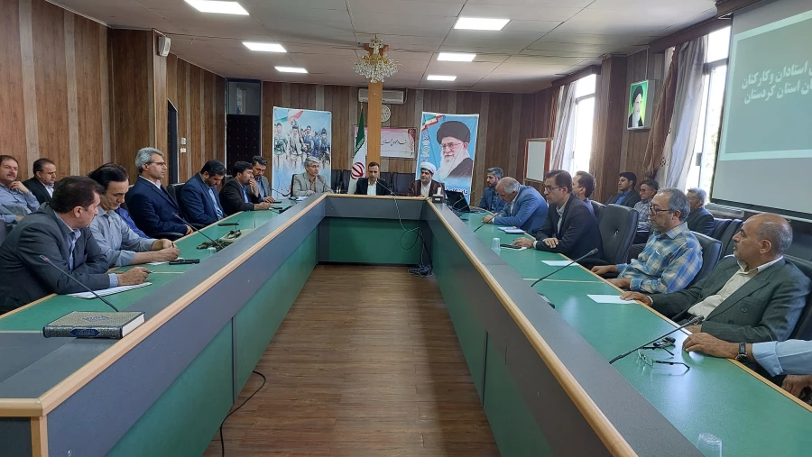 نشست هم اندیشی اساتید و کارکنان دانشگاه فرهنگیان استان کردستان
 3