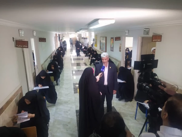 بازدید رییس دانشگاه فرهنگیان از روند برگزاری آزمون اصلح  4