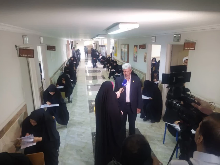 بازدید رییس دانشگاه فرهنگیان از روند برگزاری آزمون اصلح  4