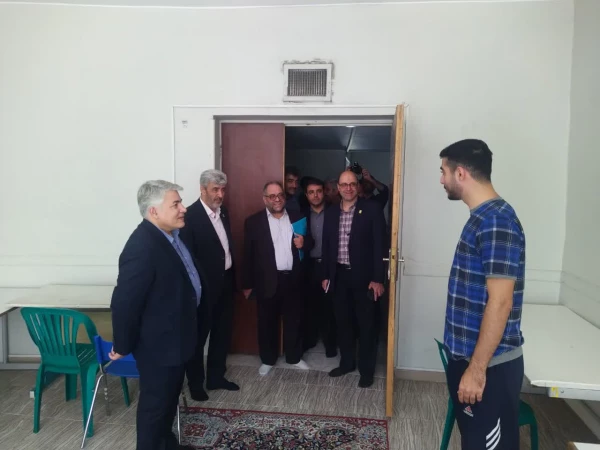 بازدید رییس دانشگاه فرهنگیان از روند برگزاری آزمون اصلح  9