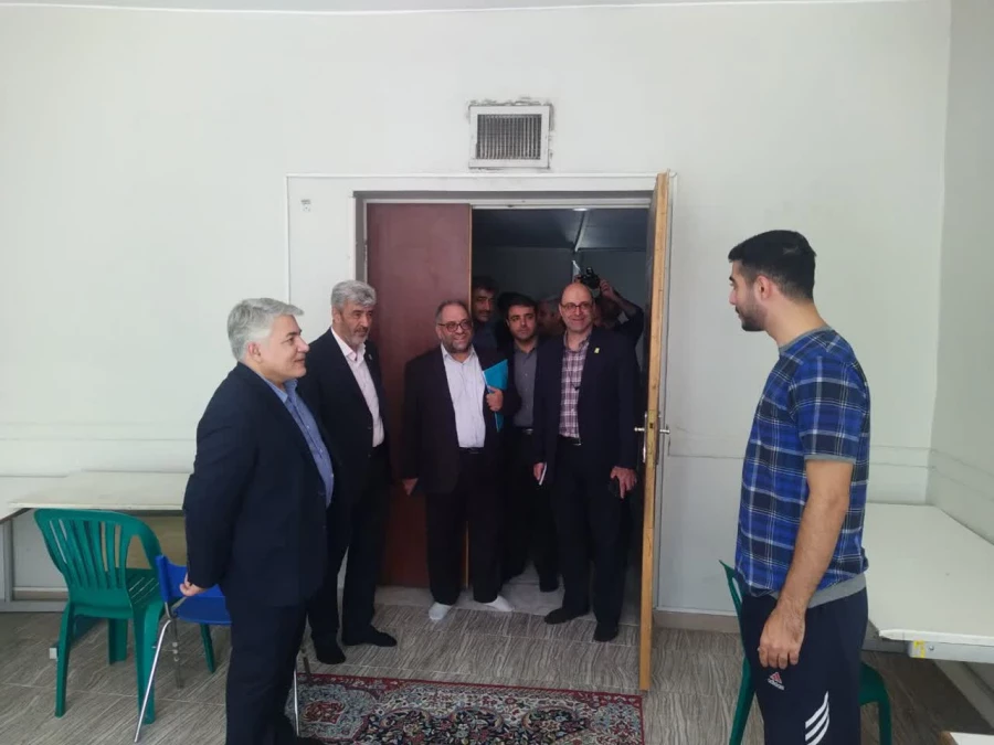 بازدید رییس دانشگاه فرهنگیان از روند برگزاری آزمون اصلح  9