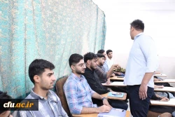 همزمان با آغاز سال تحصیلی در دانشگاه فرهنگیان استان بوشهر؛
اهدای گل به دانشجومعلمان توسط رئیس دانشگاه در کلاس های درس پردیس ها 4