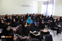 همزمان با آغاز سال تحصیلی در دانشگاه فرهنگیان استان بوشهر؛
اهدای گل به دانشجومعلمان توسط رئیس دانشگاه در کلاس های درس پردیس ها 8