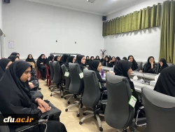 نشست صمیمی مشاور امور بانوان استانداری با دانشجومعلمان پردیس خواهران استان قزوین 3