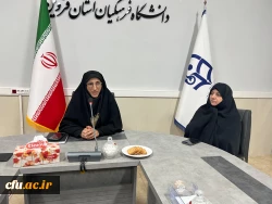 نشست صمیمی مشاور امور بانوان استانداری با دانشجومعلمان پردیس خواهران استان قزوین 13