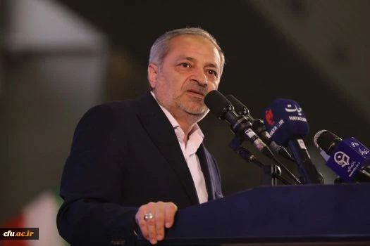 یک معلم با انگیزه و با صلاحیت جای نداشته ها در نظام تعلیم را پر می کند 2