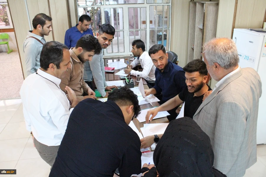 بازدید رئیس دانشگاه فرهنگیان استان بوشهر از روند ثبت نام حضوری نودانشجومعلمان دانشگاه 6