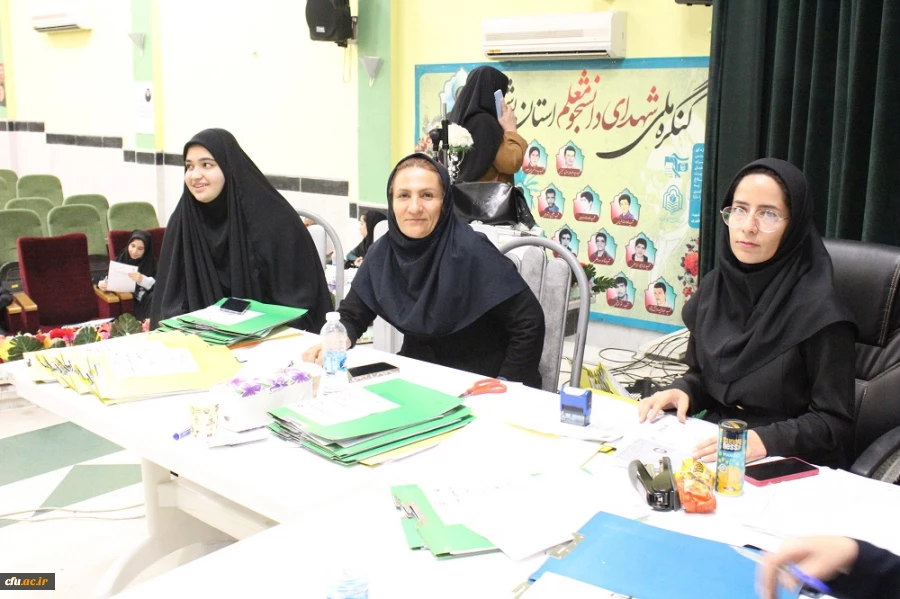 بازدید رئیس دانشگاه فرهنگیان استان بوشهر از روند ثبت نام حضوری نودانشجومعلمان دانشگاه 13