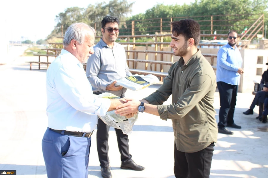 در ساحل شهر بوشهر؛
برگزاری همایش سراسری پیاده روی فرصت مهر دانشجومعلمان و کارکنان پردیس علامه طباطبایی 4