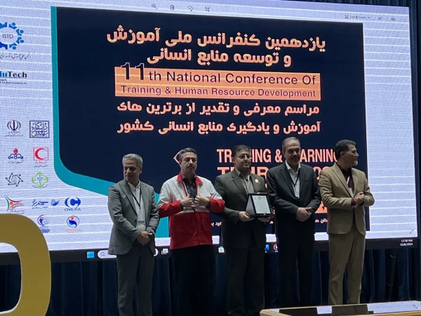 تقدیر از دانشگاه فرهنگیان به عنوان تجربه برتر حوزه آموزش و توسعه منابع انسانی در سال 1403 2