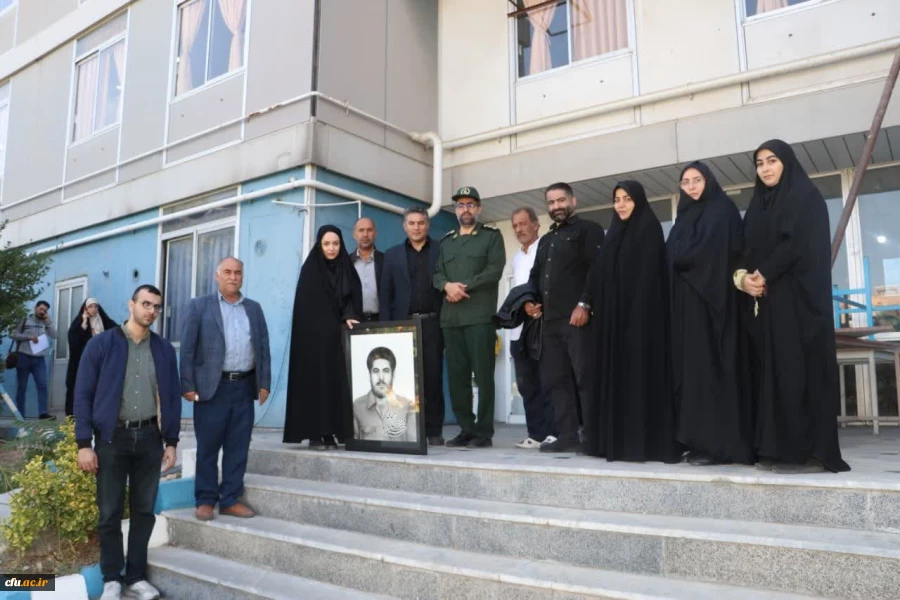 رونمایی از طراحی چهره شهدا بصورت سیاه قلم در دانشگاه فرهنگیان آذربایجان شرقی  5