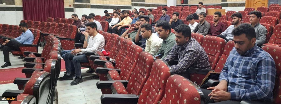 با حضور مدیر گروه دانشگاه فرهنگیان استان بوشهر؛
 برگزاری نشست معارفه ورودی های زبان ۱۴۰۳ پردیس علامه با گروه زبان دانشگاه 2