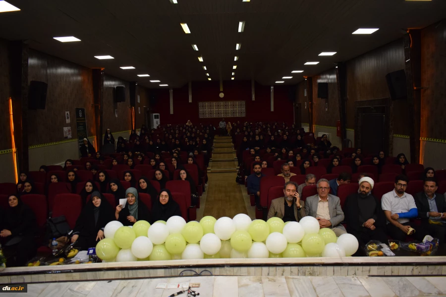 برگزاری آئین استقبال از نو دانشجو معلمان دانشگاه فرهنگیان کرمانشاه 
 8