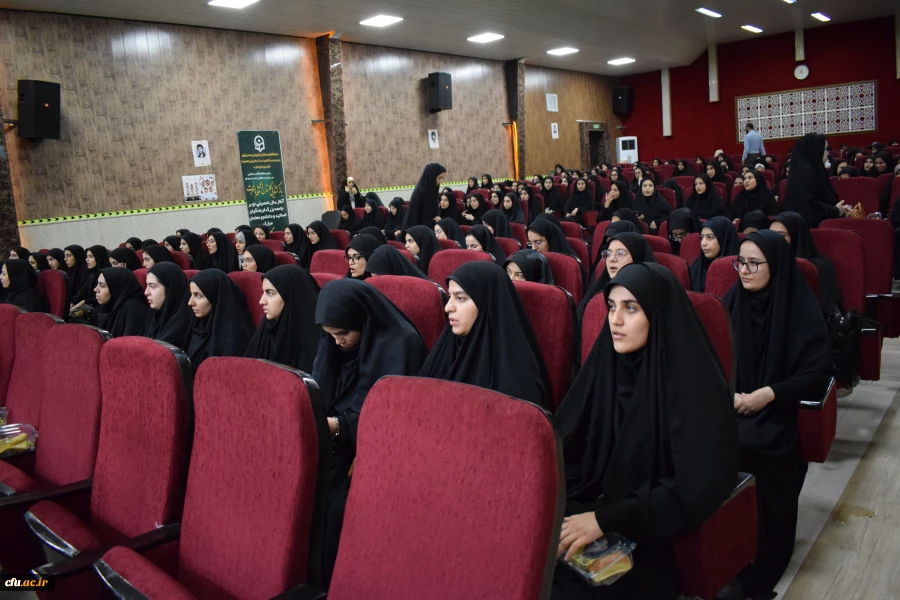 برگزاری آئین استقبال از نو دانشجو معلمان دانشگاه فرهنگیان کرمانشاه 
 9