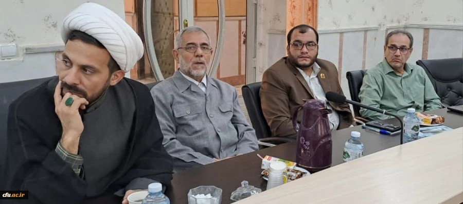 برگزاری نشست بررسی تحولات منطقه و عملیات وعده صادق ۲ برای اعضای هیات علمی و اساتید 6