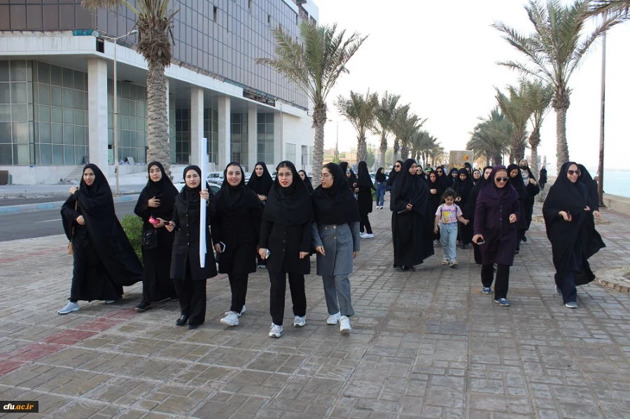 در ساحل شهر بوشهر؛
همایش پیاده روی دانشجومعلمان پردیس بنت الهدی صدر برگزار شد 5