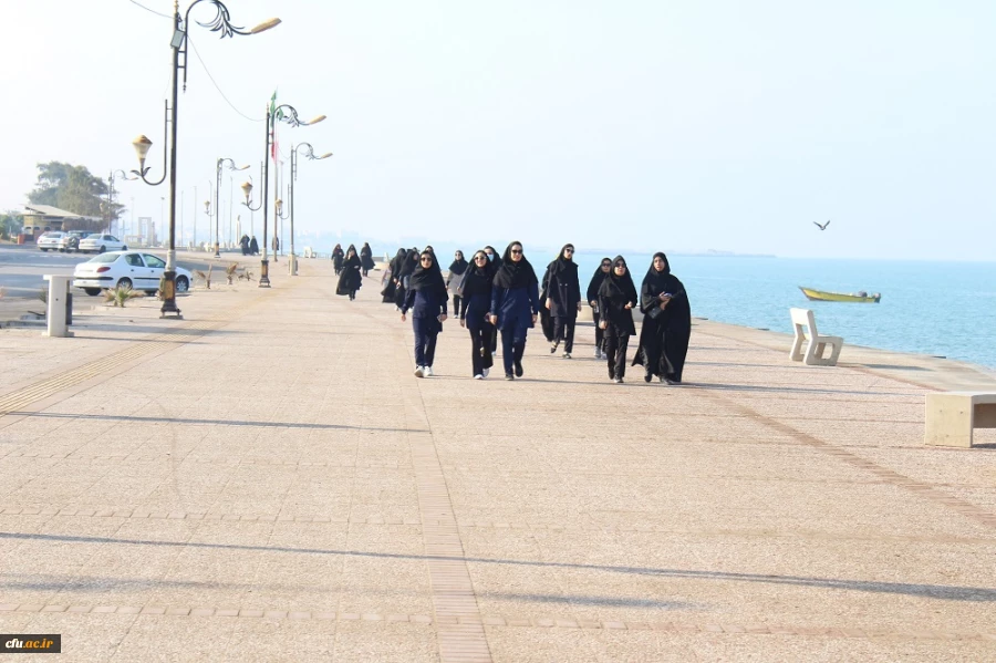 در ساحل شهر بوشهر؛
همایش پیاده روی دانشجومعلمان پردیس بنت الهدی صدر برگزار شد 8