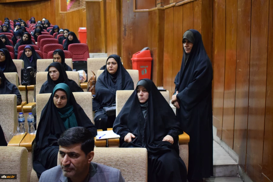 برگزاری نشست تخصصی «در دنیا چه می گذرد؟» در دانشگاه فرهنگیان کرمانشاه
 18