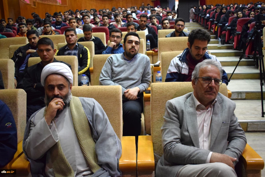 برگزاری نشست تخصصی «در دنیا چه می گذرد؟» در دانشگاه فرهنگیان کرمانشاه
 14