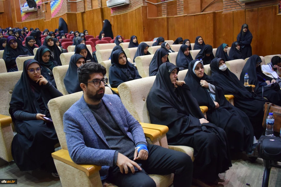 برگزاری نشست تخصصی «در دنیا چه می گذرد؟» در دانشگاه فرهنگیان کرمانشاه
 15