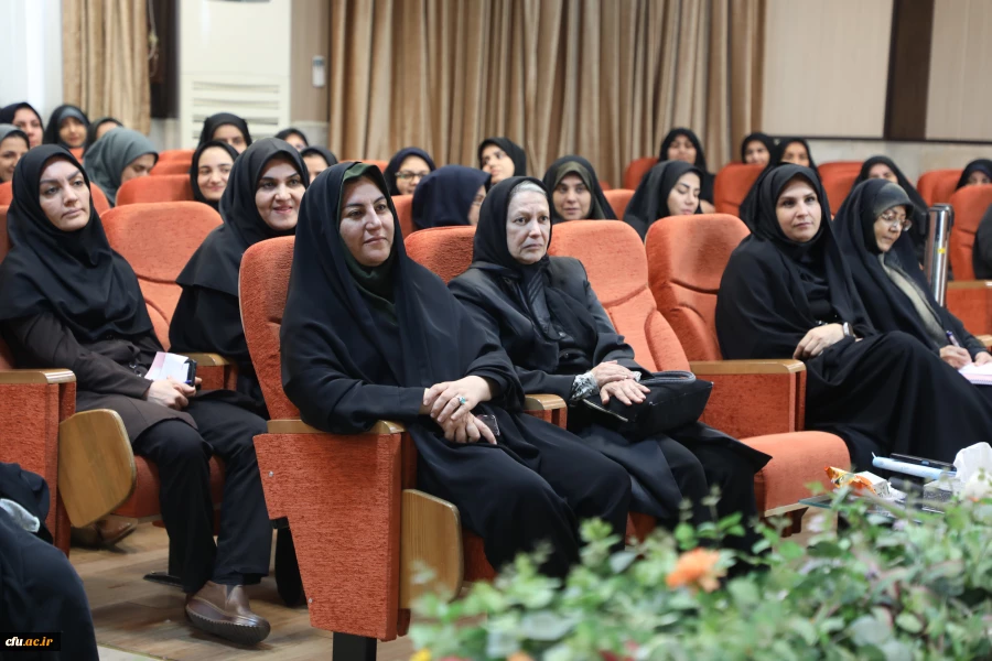 نخستین نشست هم اندیشی بانوان شاغل دانشگاه فرهنگیان با رئیس دانشگاه 2