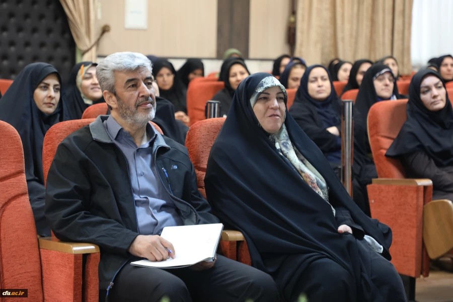 نخستین نشست هم اندیشی بانوان شاغل دانشگاه فرهنگیان با رئیس دانشگاه 3