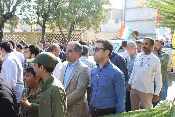 با حضور باشکوه رئیس، مسئولان، کارکنان، اساتید و دانشجومعلمان دانشگاه فرهنگیان استان بوشهر؛
راهپیمایی 13 آبان در بوشهر برگزار شد 2