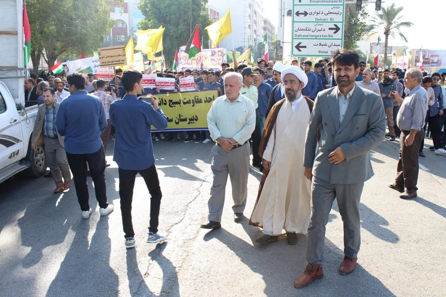 با حضور باشکوه رئیس، مسئولان، کارکنان، اساتید و دانشجومعلمان دانشگاه فرهنگیان استان بوشهر؛
راهپیمایی 13 آبان در بوشهر برگزار شد 3