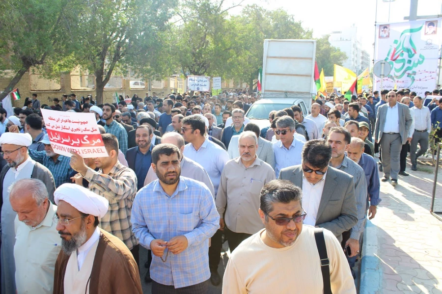 با حضور باشکوه رئیس، مسئولان، کارکنان، اساتید و دانشجومعلمان دانشگاه فرهنگیان استان بوشهر؛
راهپیمایی 13 آبان در بوشهر برگزار شد 5